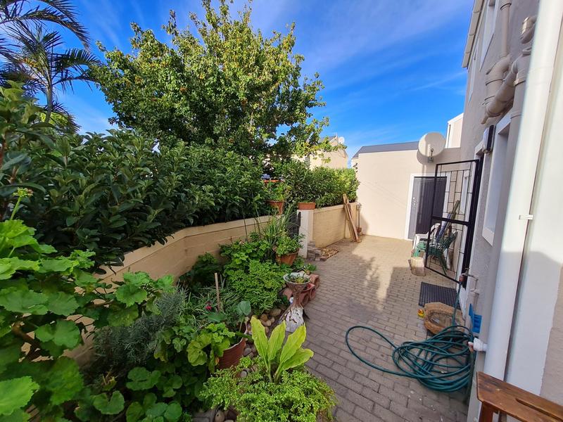 To Let 2 Bedroom Property for Rent in Heritage Park Western Cape